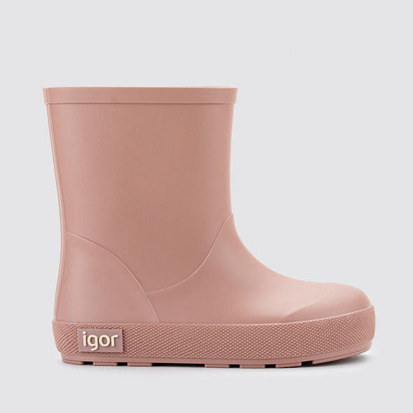 Igor Barefoot Yogi Rosa