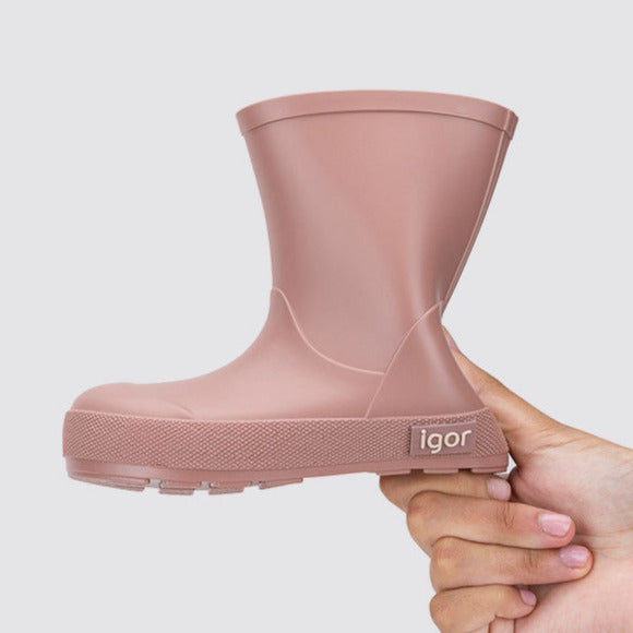 Igor Barefoot Yogi Rosa