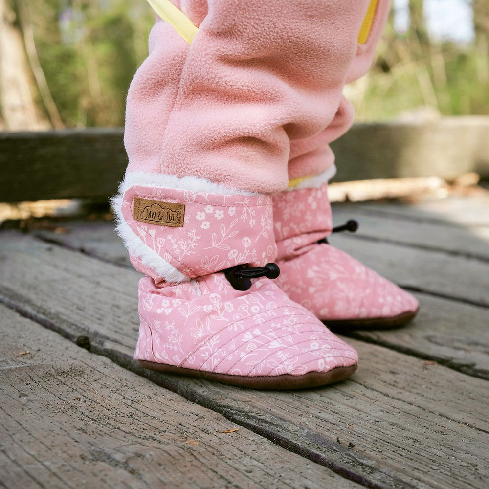 Jan and Jul Stay-Put Winter Booties Prairie Flowers