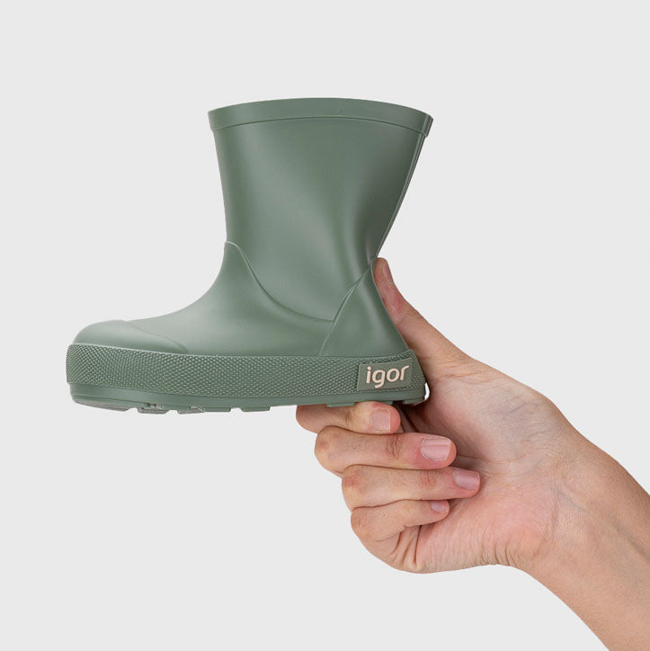 Igor Barefoot Yogi Verde II