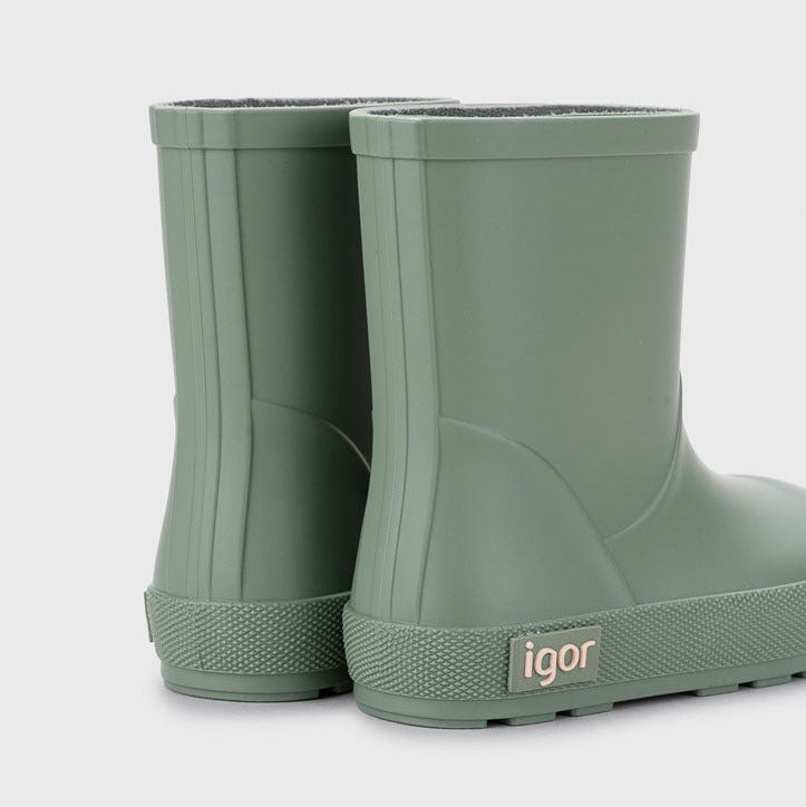 Igor Barefoot Yogi Verde II