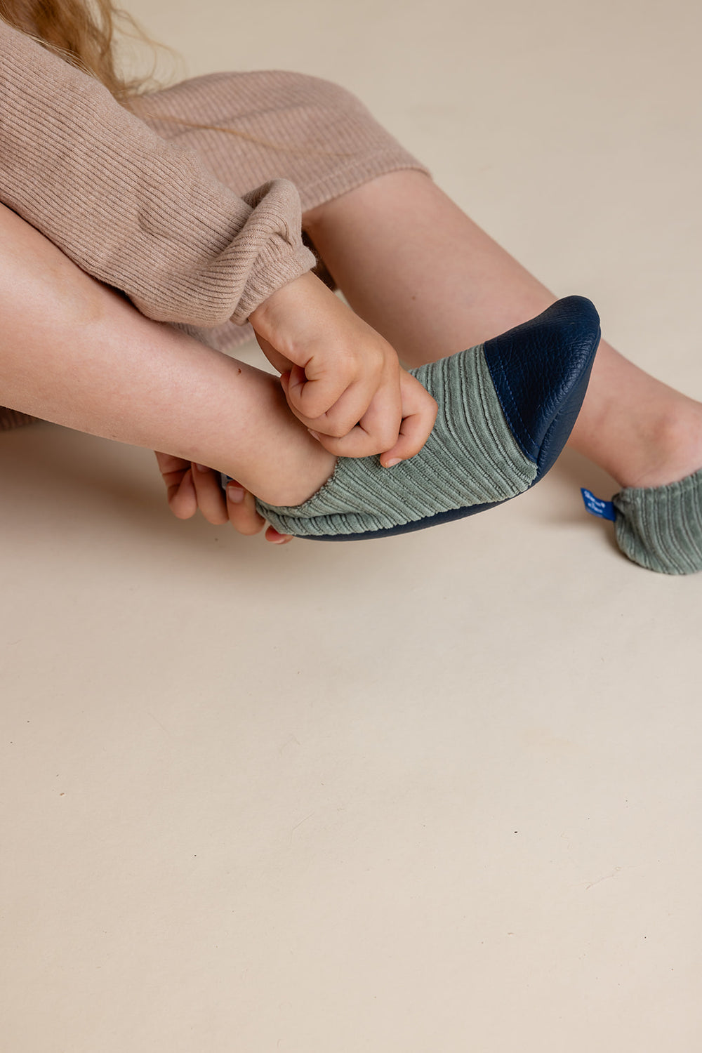 Les Pas Petits Terciopelo Gris Verde