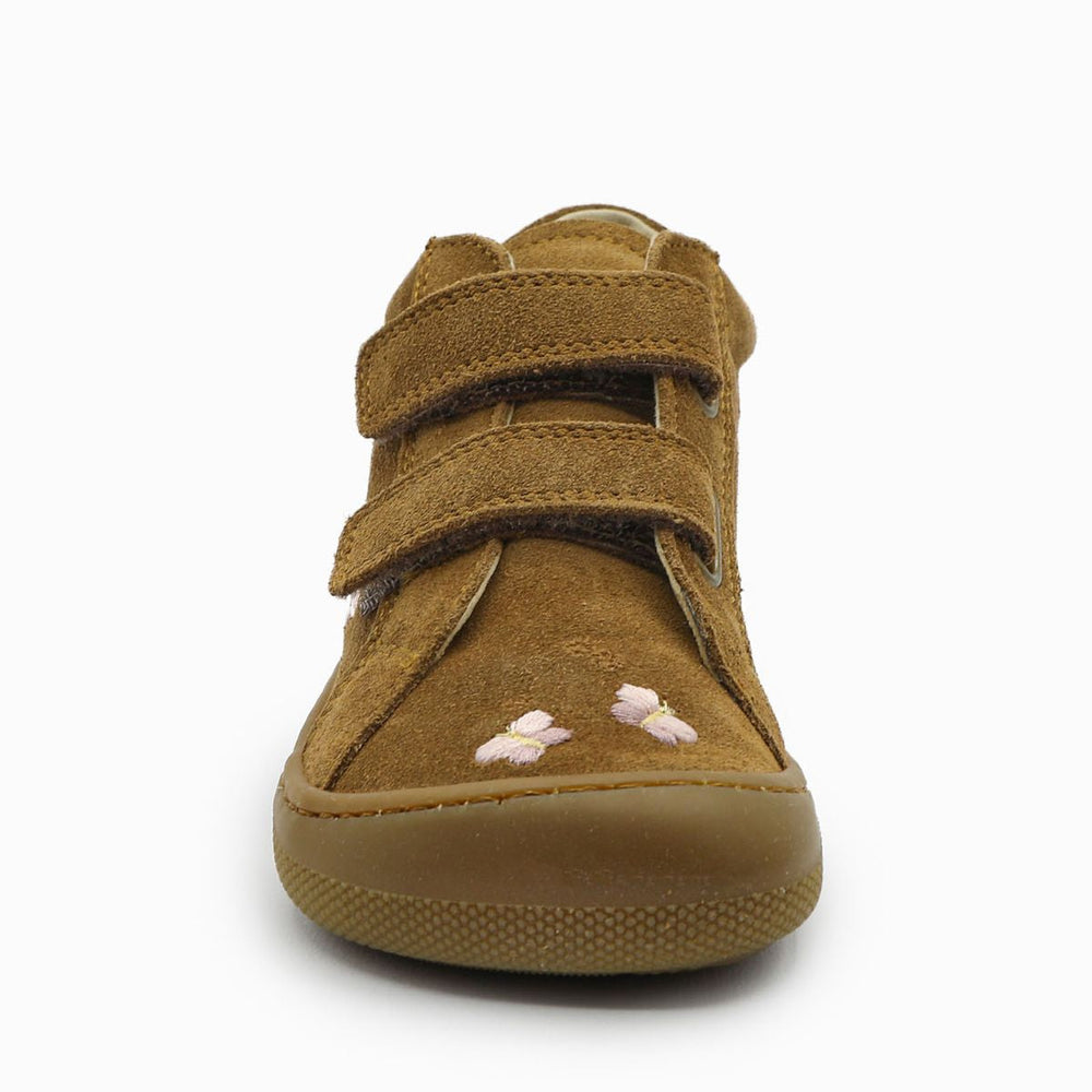 Naturino Barefoot Kommy con cierres de velcro, mariposas, ante marrón