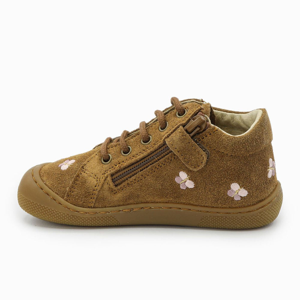 Naturino Barefoot Kommy con cremallera, mariposas, ante marrón