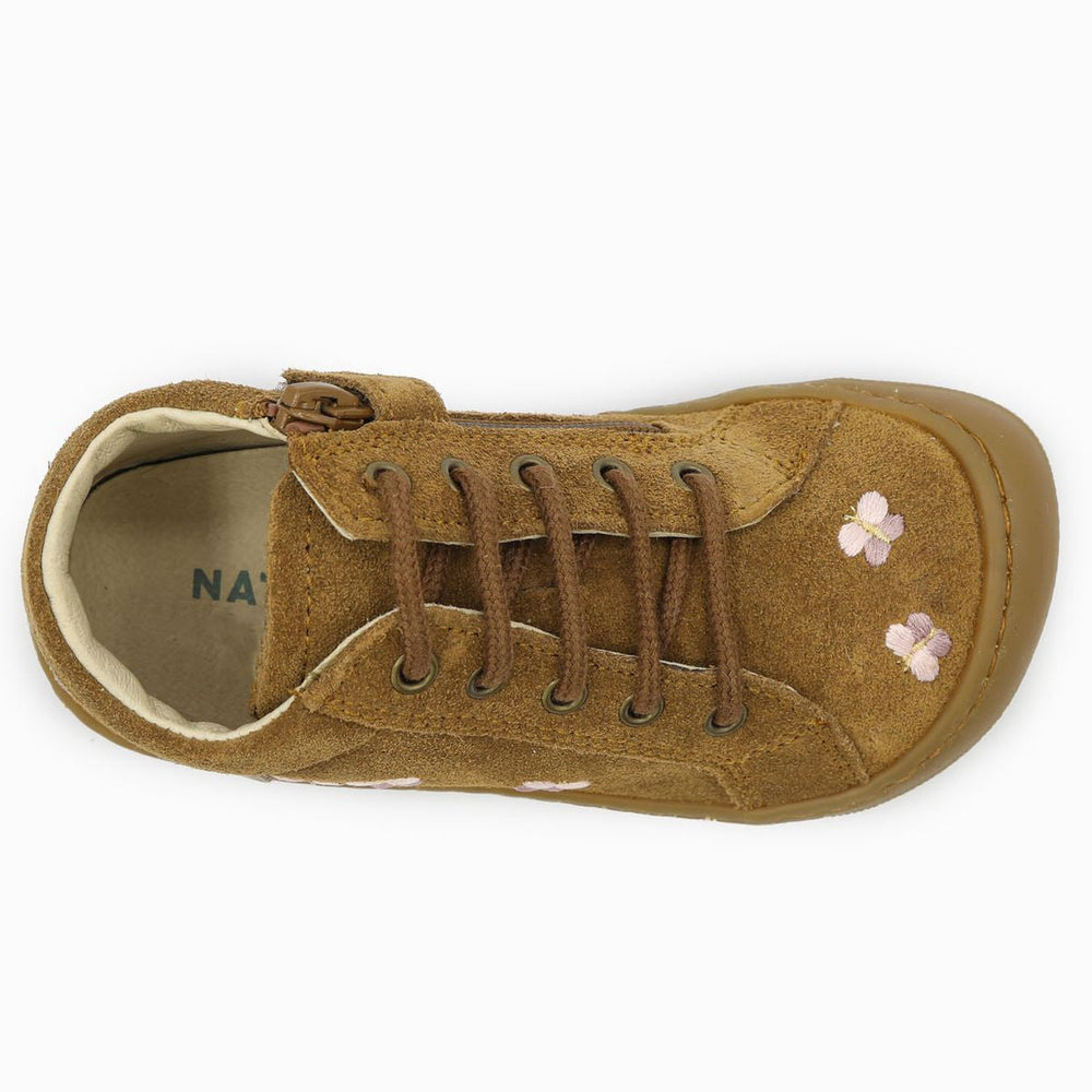 Naturino Barefoot Kommy con cremallera, mariposas, ante marrón